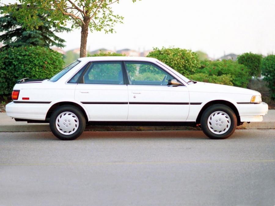  Toyota Camry Sedan LE 1990 года  (US) (фото 9 из 9)